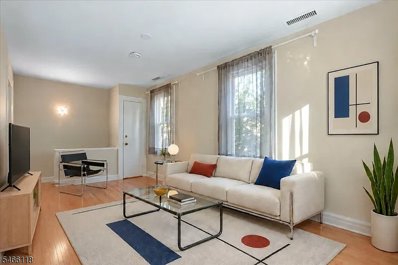 2 bed, 1.0 bath, $2,700 — Photo 1