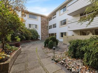 15010 Roper Ave #206, White Rock, BC V4B 5A9