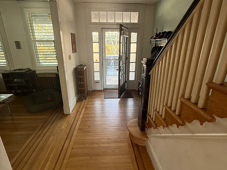 1349 W 41st St #1 — Photo 7