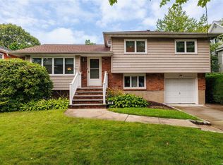 139 Grand Ave, Rockville Centre, NY 11570