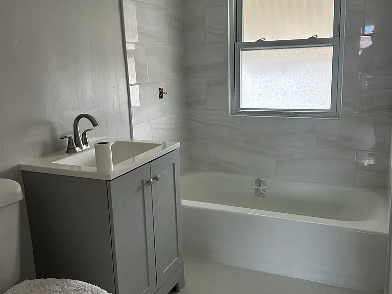 1714 N 22nd Ave — Photo 4