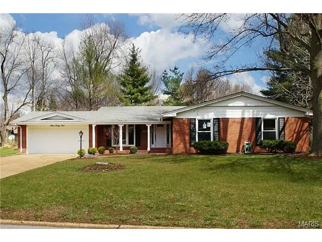 344 Greenbriar Ln photo 1