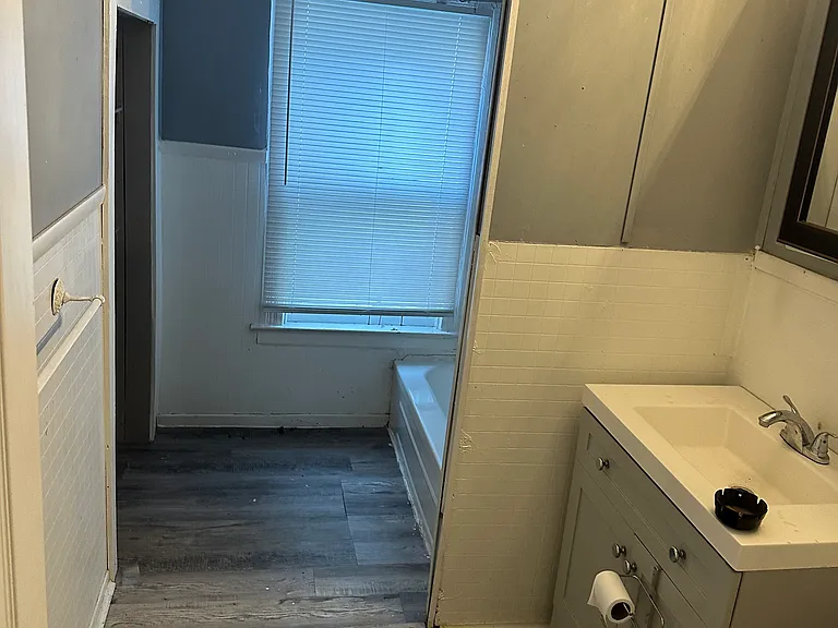 642 Berry St — Photo 9