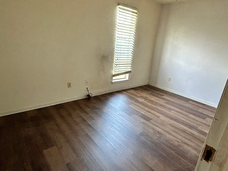 11205 Selma Dr — Photo 6