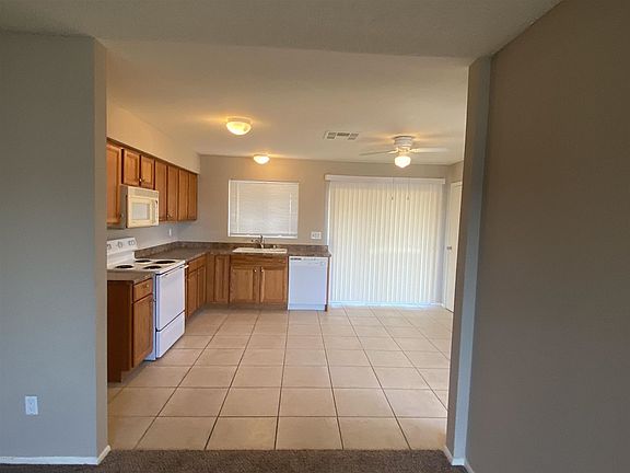 5th image of 2512 E Impala Ave