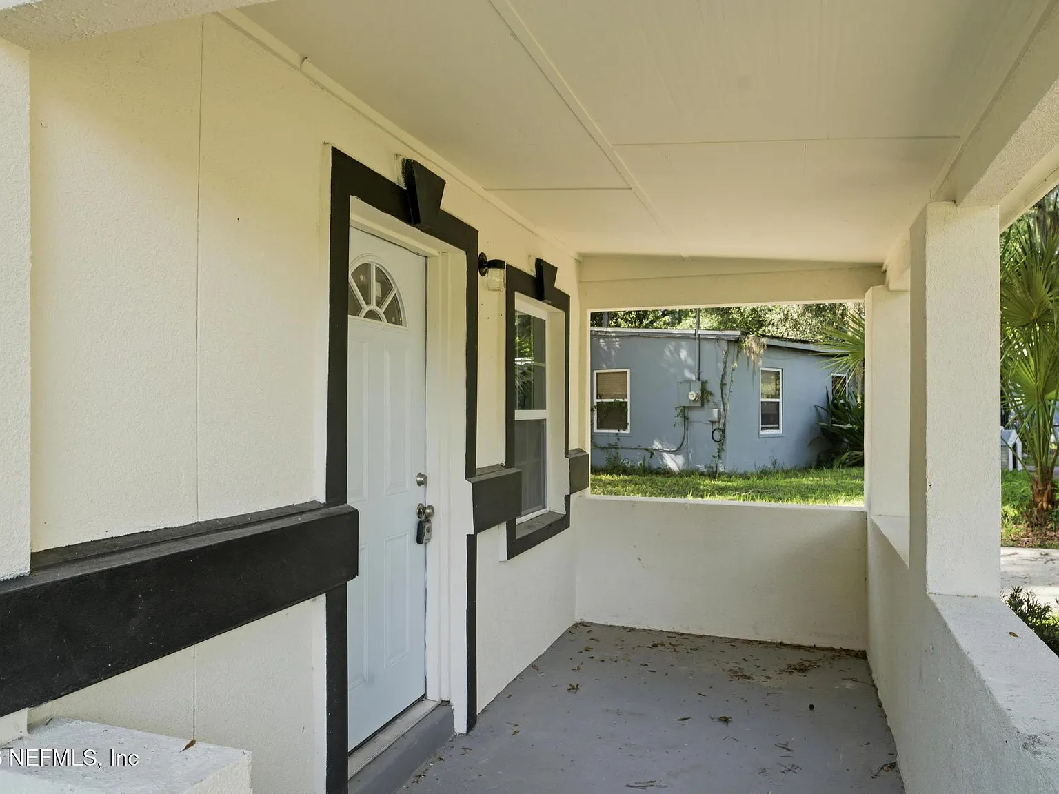 3 bed, 2.0 bath, 1058 sqft, $1,462 — Photo 3