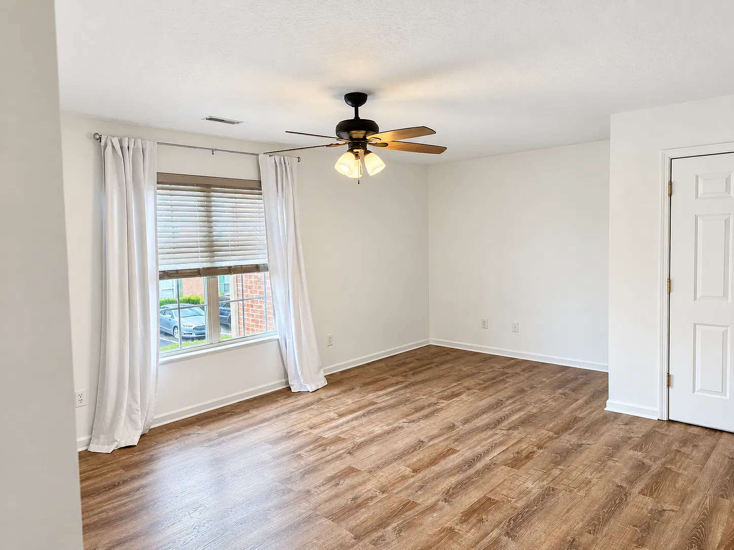 2 bed, 1000 sqft, $1,650 — Photo 1