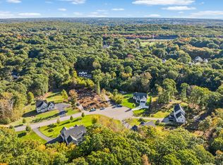 12 Kathryn Ct, Waterford, CT 06385