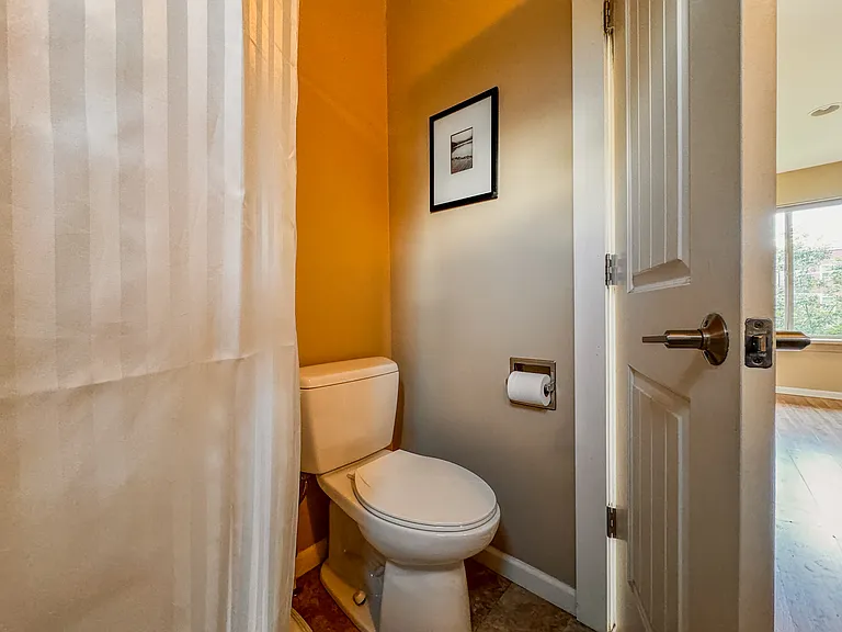 2122 Jackson St #C — Photo 9