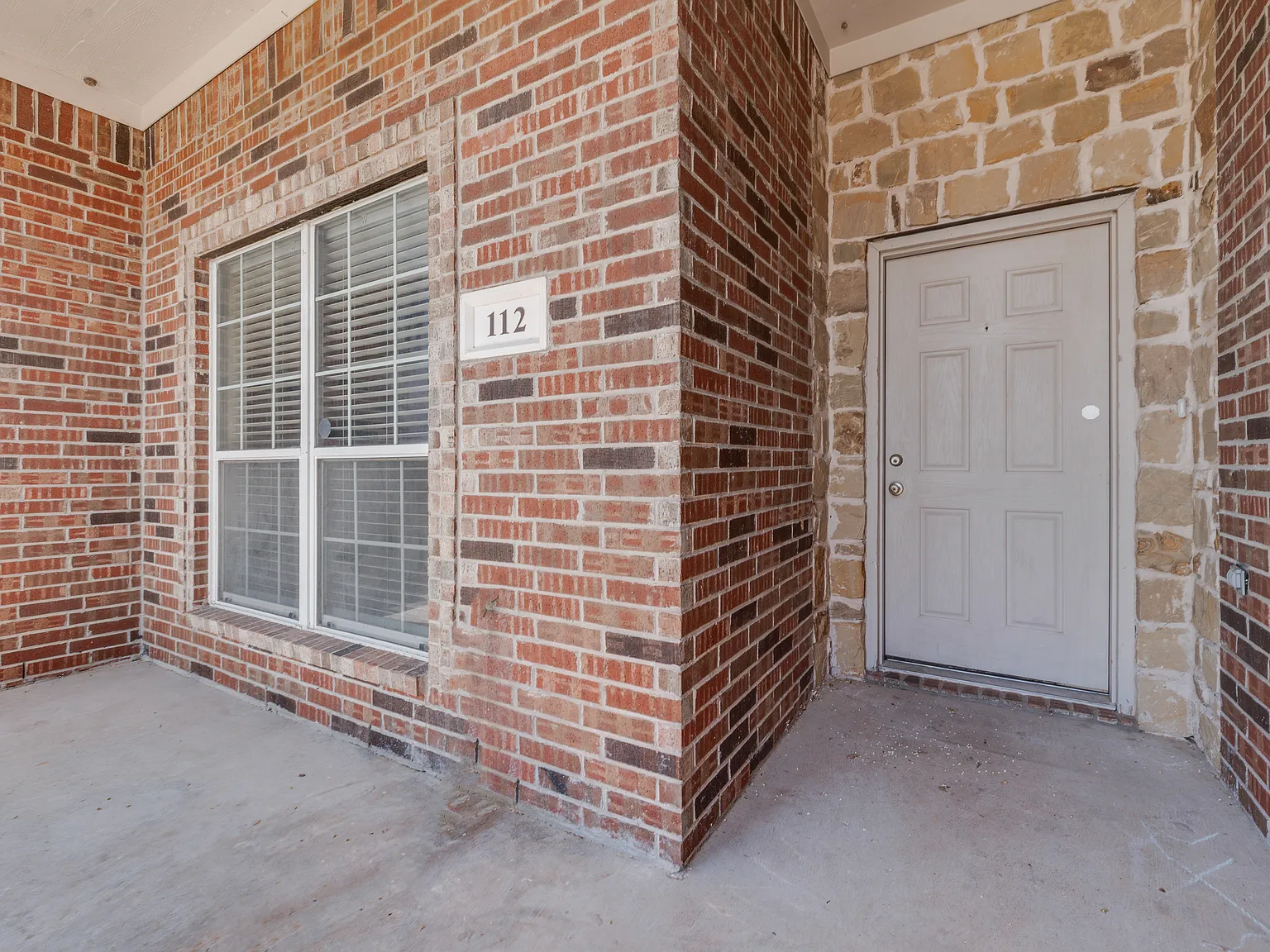 4 bed, 1823 sqft, $2,450 — Photo 3