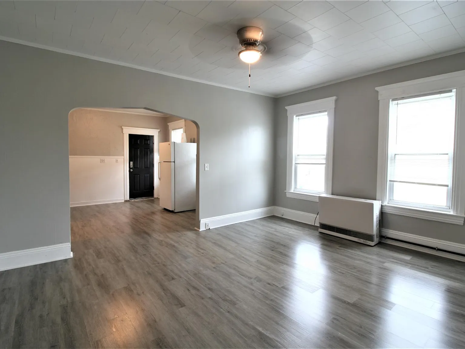 467 Hevey St — Photo 3