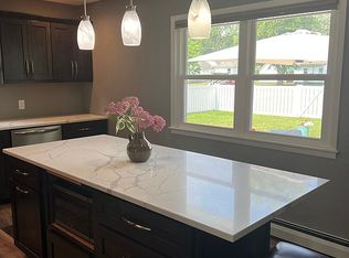 227 N East St, Moweaqua, IL 62550