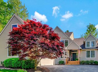 206 Moraine Ln, Pocono Pines, PA 18350