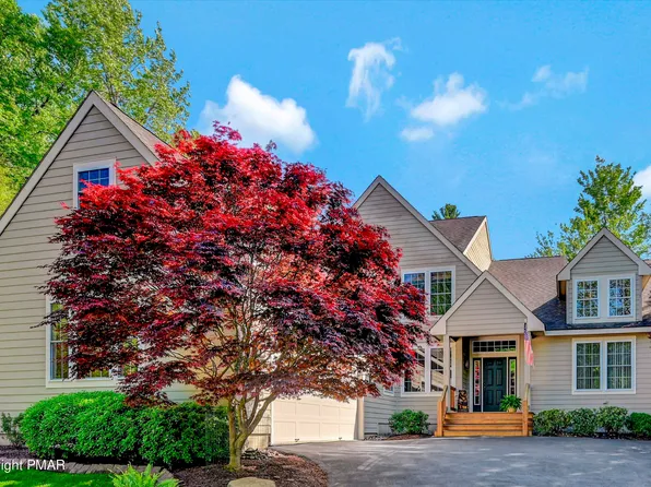 206 Moraine Ln, Pocono Pines, PA 18350