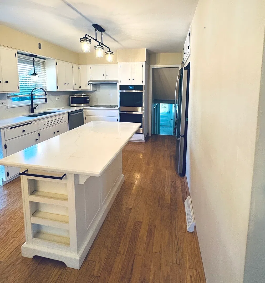 3 bed, 1275 sqft, $2,850 — Photo 3