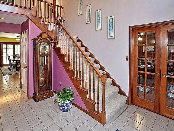 4th image of 119 Trotwood Dr