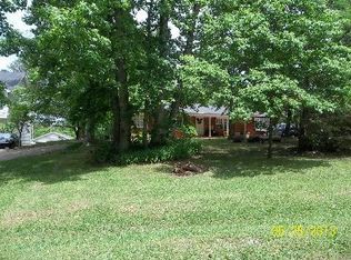 35 Shadow Ln, Carrollton, GA 30117