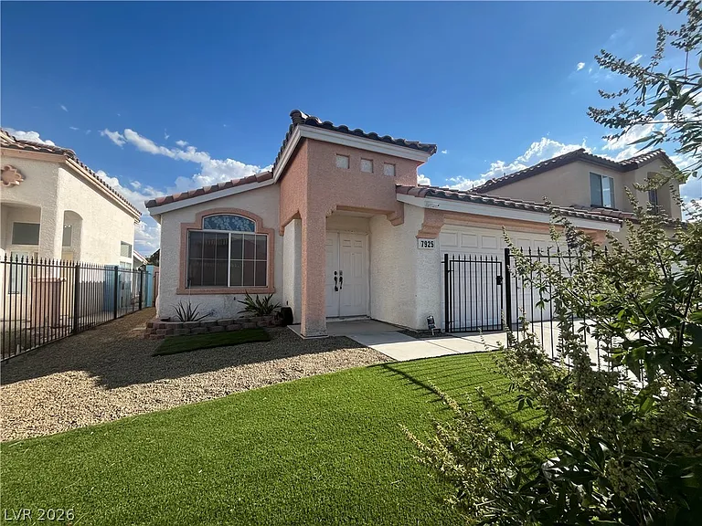 7925 Fall Harvest Dr — Photo 2
