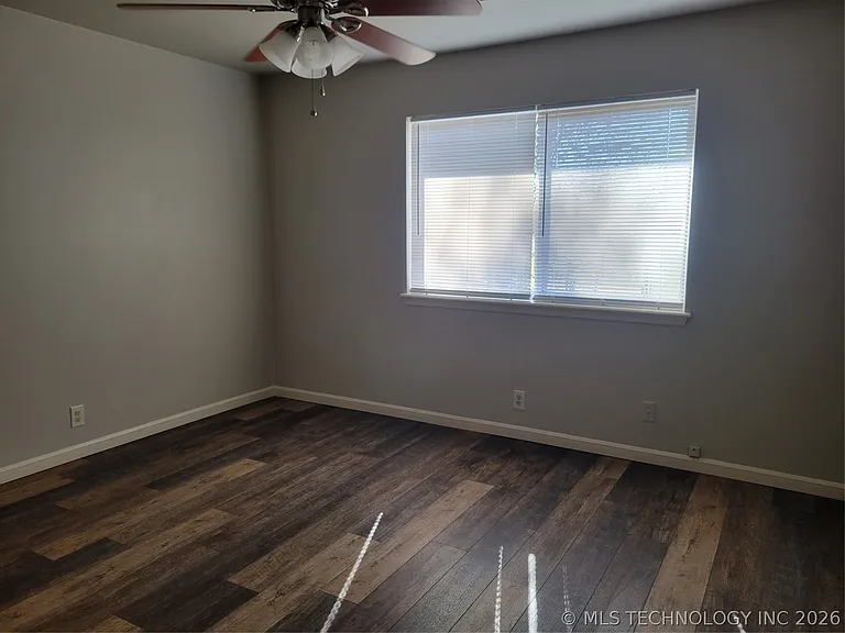 4805 W Charleston St — Photo 9