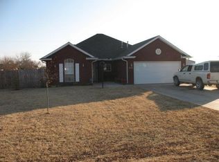 512 4th St, Elgin, OK 73538