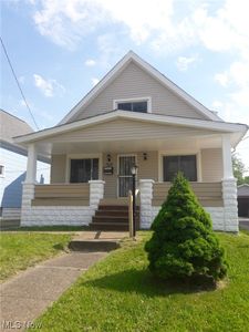 8812 Vineyard Ave, Cleveland, OH, 44105