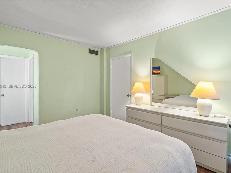 2861 Leonard Dr #F208 — Photo 12