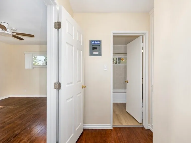 7001 Hazeltine Ave #7009-1/2 — Photo 10