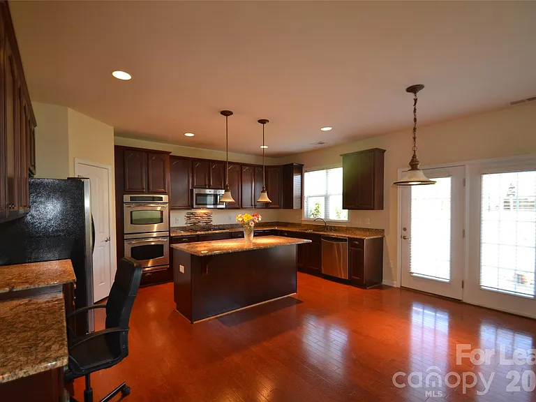 221 Montibello Dr — Photo 11