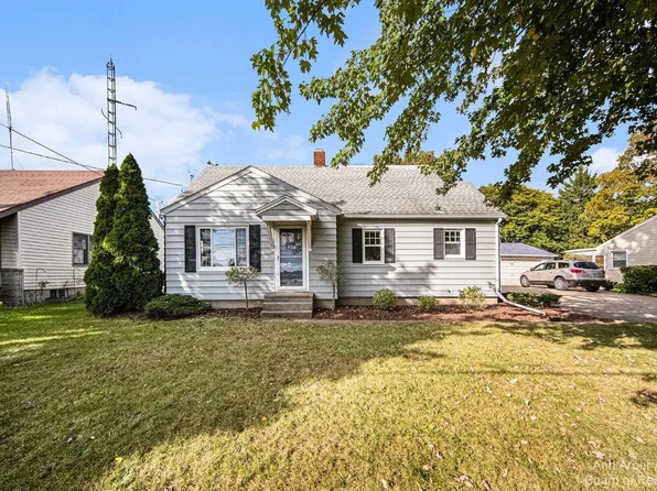 824 S Union St, Grass Lake, MI 49240