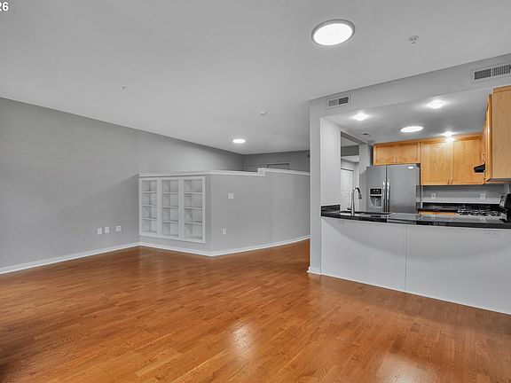 5th image of 327 NW Park Ave APT 3B