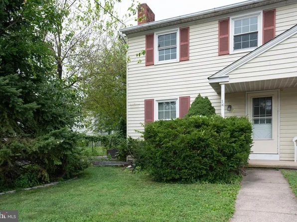22 S 9th St, Perkasie, PA 18944