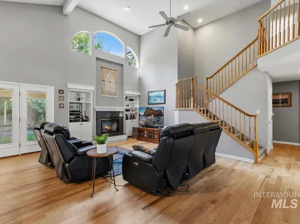 8001 W Innsbrook Ct, Boise, ID 83704