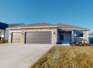 7726 SW 24th Ter, Topeka, KS 66614