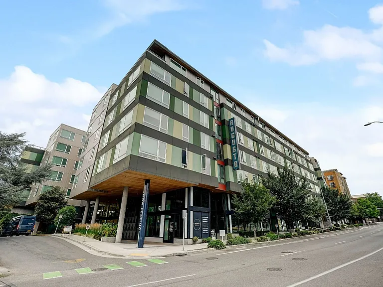 Augusta Apartments — Photo 35