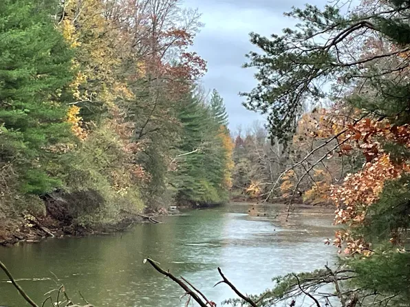 988 Turtle Bay Rd, Boonville, IN 47601