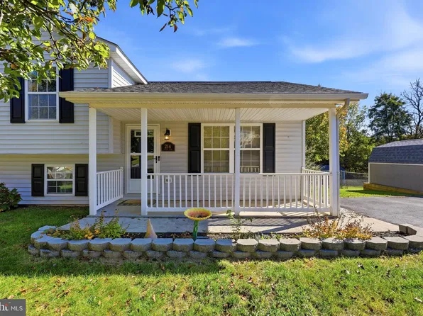 214 Pacific Blvd, Hedgesville, WV 25427
