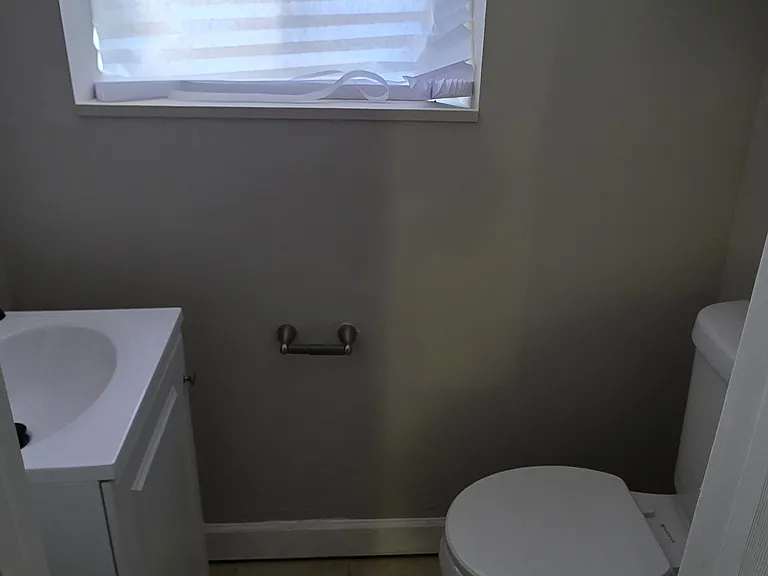 2415 Jefferson St — Photo 8