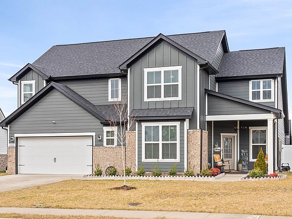 2nd image of 2928 Woodcrest Dr
