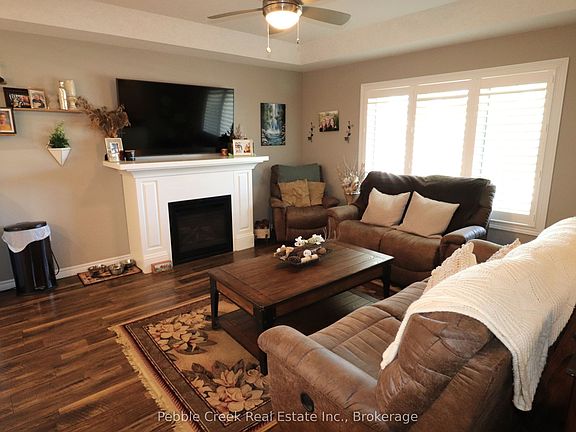 5th image of 24 Huron Heights Dr