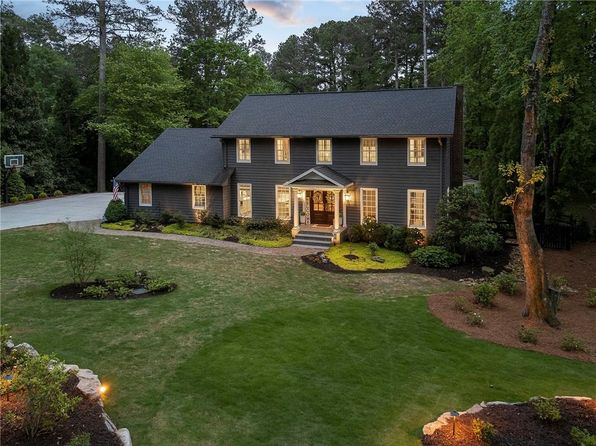 135 Pruitt Dr, Alpharetta, GA 30004