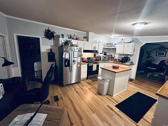 3rd image of 2840 Rushing Rd