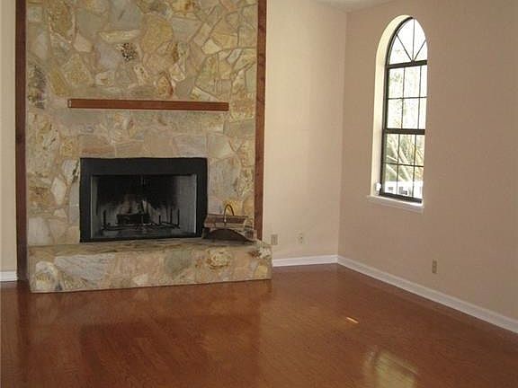 2nd image of 165 Mackay Dr