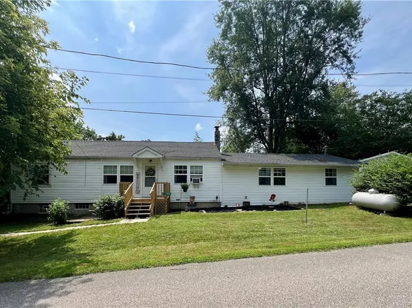 104 Middle St, Wellington, OH 44090