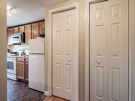 5th image of 150 Spring St