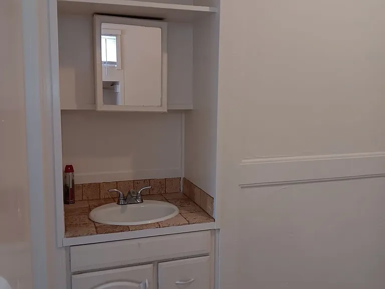 129 Orange Ave — Photo 4