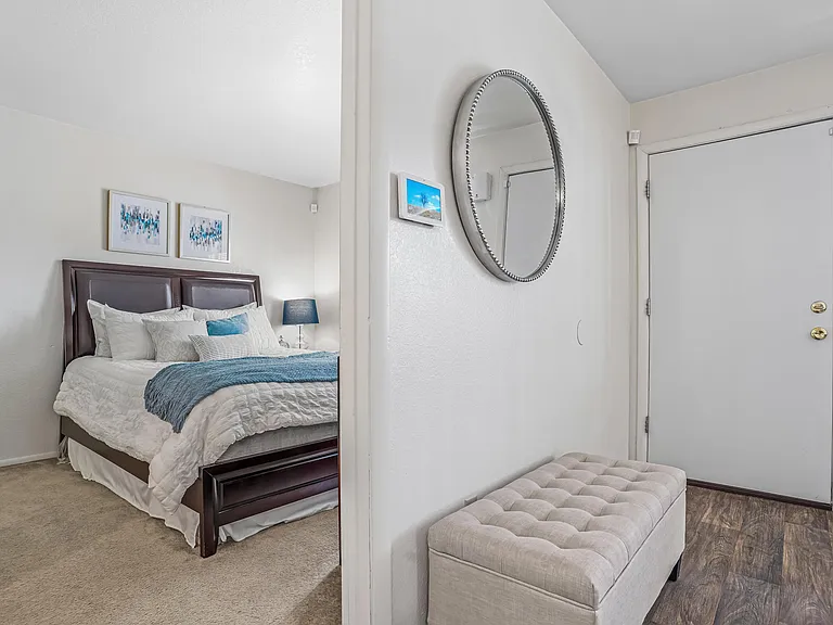 Callaway Apartments — Photo 9