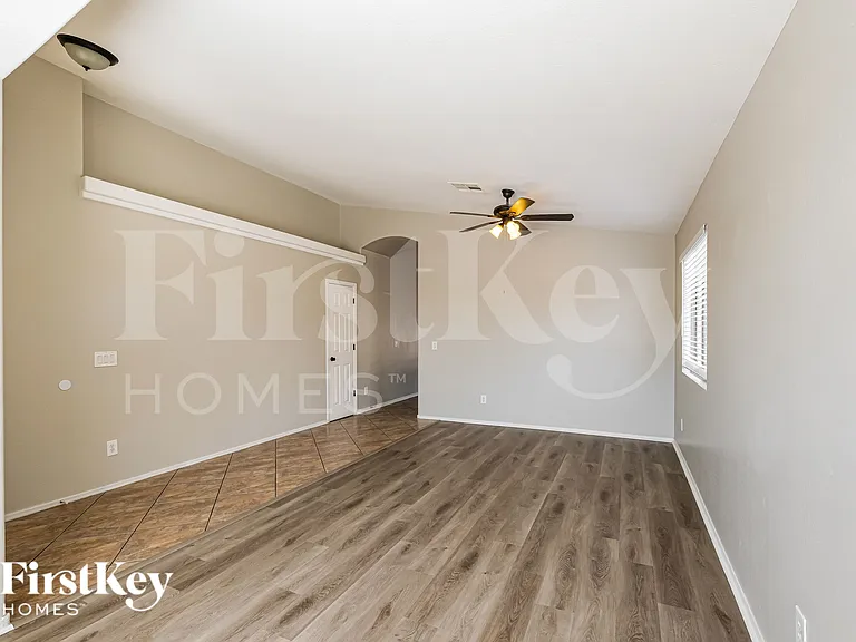 1820 S 106th Ln — Photo 10