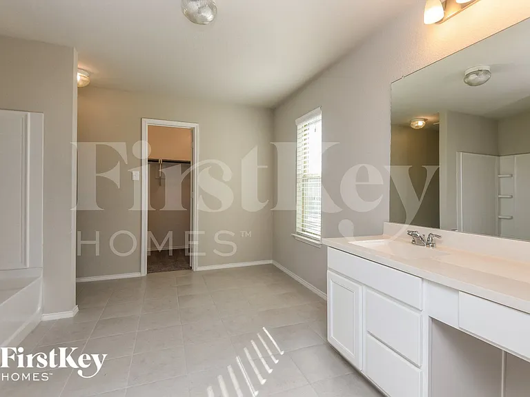 7709 Boat Wind Rd — Photo 9