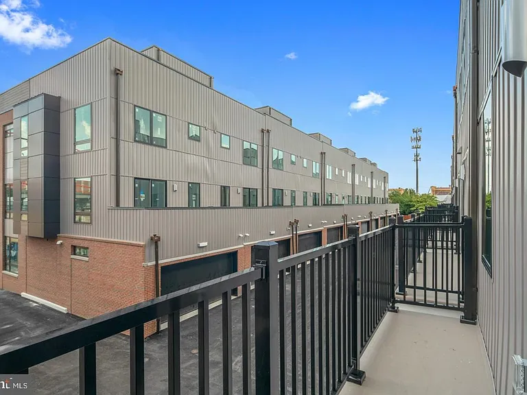 1425 S Hancock St — Photo 11
