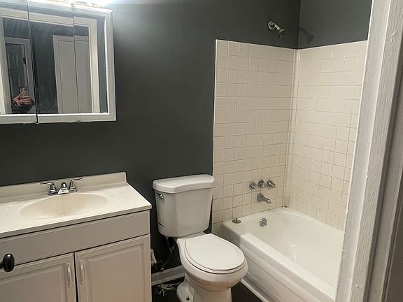 5th image of 2232 Lincoln Ave